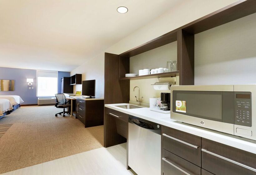 هتل Home2 Suites By Hilton Midland