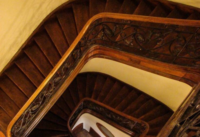 هتل Petit Recoleta Suites