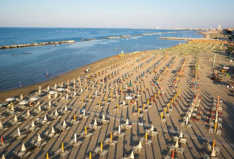 فندق Villa Dei Fiori   Sul Mare Con Piscina