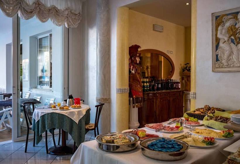 فندق Villa Dei Fiori   Sul Mare Con Piscina