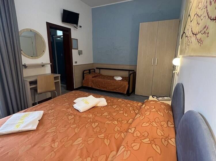 فندق Villa Dei Fiori   Sul Mare Con Piscina