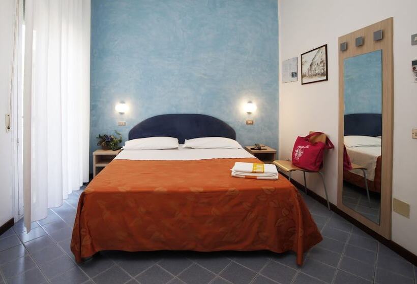 فندق Villa Dei Fiori   Sul Mare Con Piscina