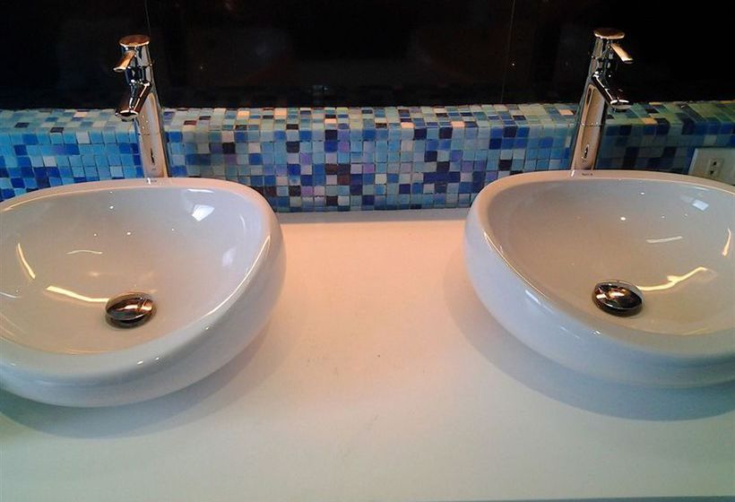 Tanawin Resort And Luxury Apartments