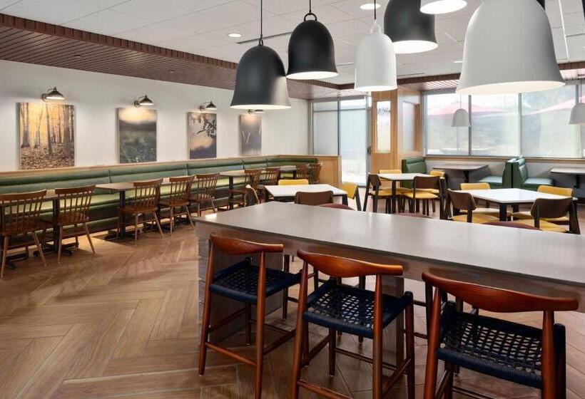 هتل Fairfield By Marriott Inn & Suites Yankton