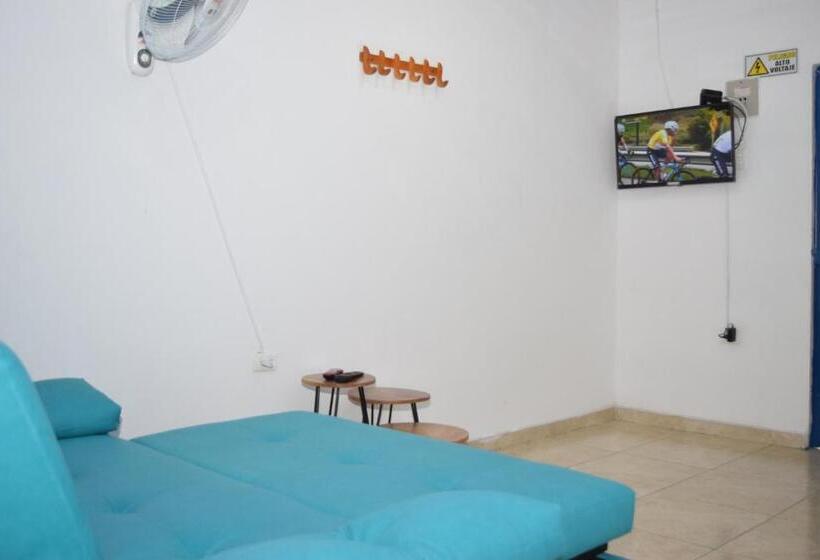 پانسیون Hostal La Macarena