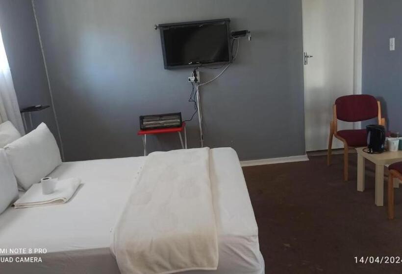 Pension Jollys Park Guesthouse