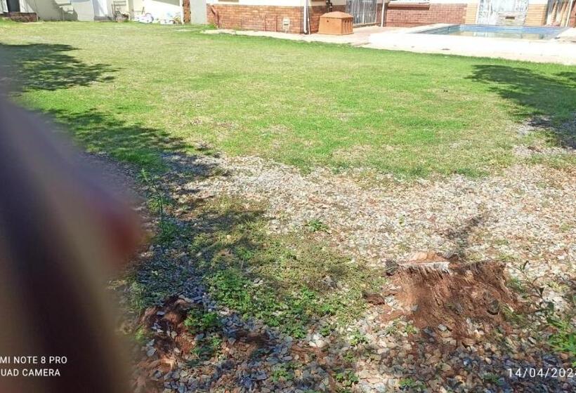 Pension Jollys Park Guesthouse