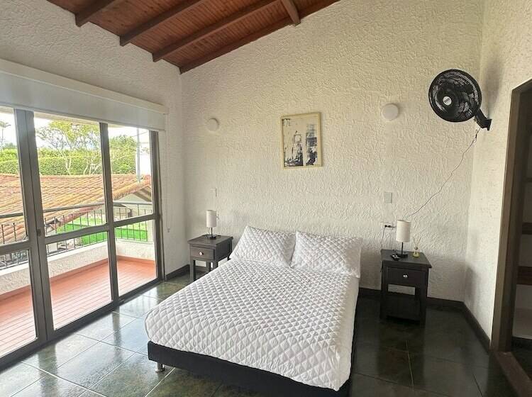 هتل Chalet La Sofia By Majuva