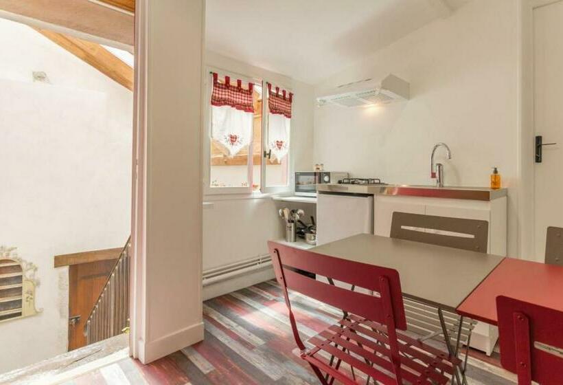 住宿加早餐  Au Coeur Du Chat Perché