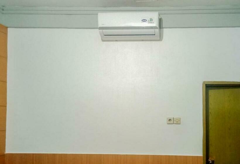 فندق Homestay Akik Hijau Near Panakkukang