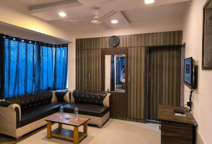 בית מלון כפרי Phoenix,panvel