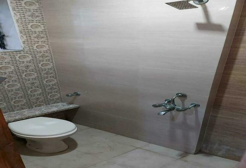 ホテル Satkar Lodging & Boarding By Wb Inn