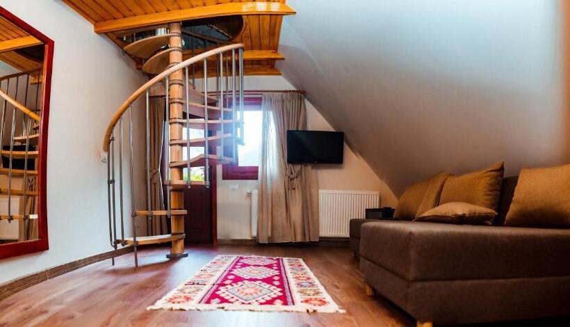 پانسیون Casa Cheile Dâmbovicioarei   Cabana 1