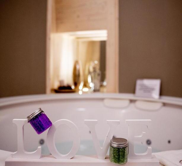 تختخواب و صبحانه Suite Albatros   Luxury Room