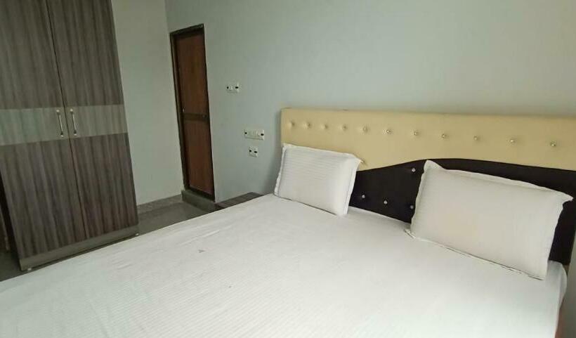 Отель The Peepal Residency By Wb Inn