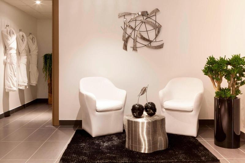Ac Hotel By Marriott Paris Le Bourget Airport