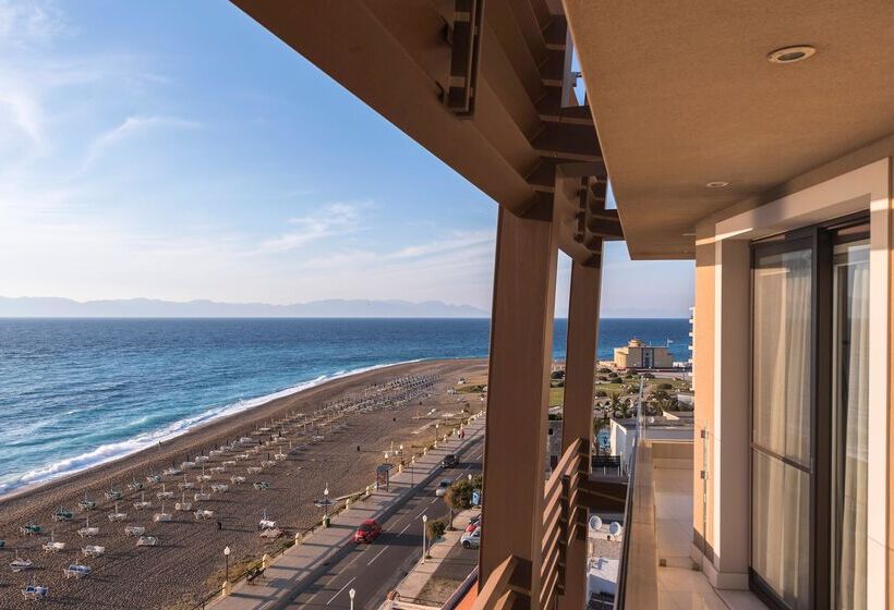 ホテル Bellevue On The Beach Suites