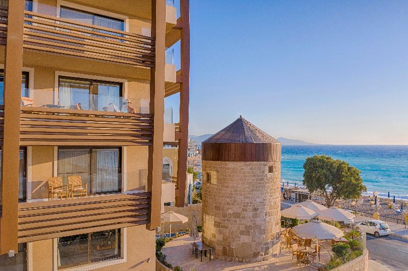 ホテル Bellevue On The Beach Suites