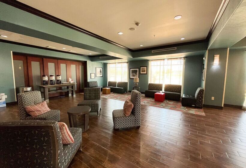 호텔 Quality Inn & Suites