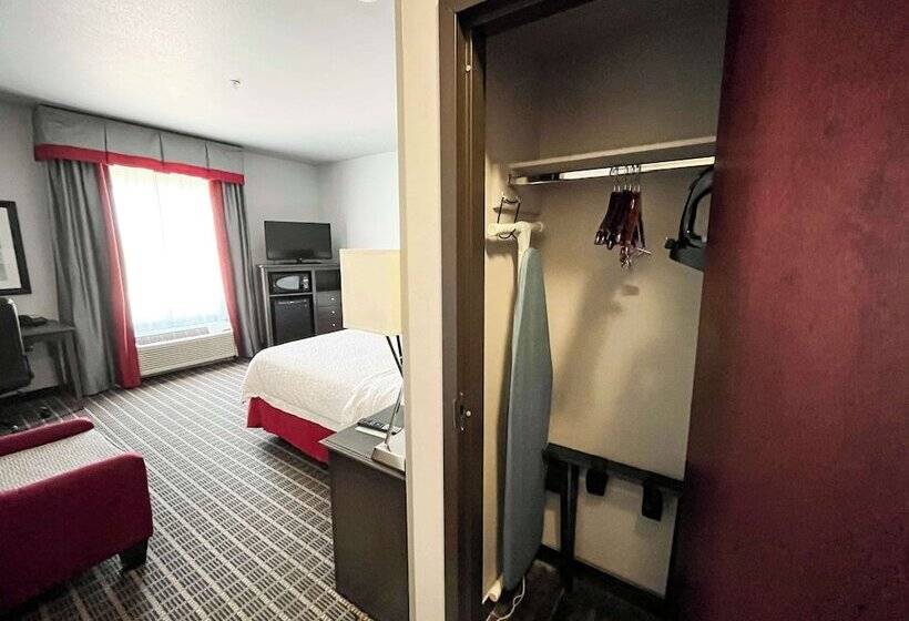 호텔 Quality Inn & Suites