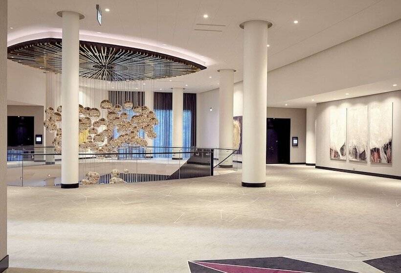 هتل Hilton Tallinn Park