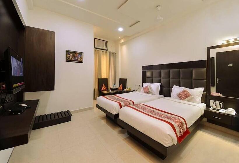 בית מלון כפרי Madhushrie