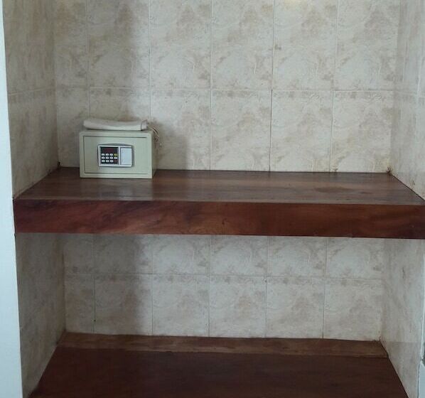 בית מלון כפרי The Flora Boutique