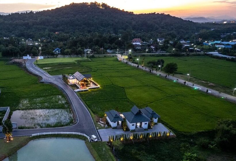هتل Pim Pool Villa Nan