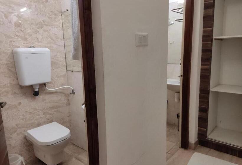 فندق Residenza Adhikrishna Arcade