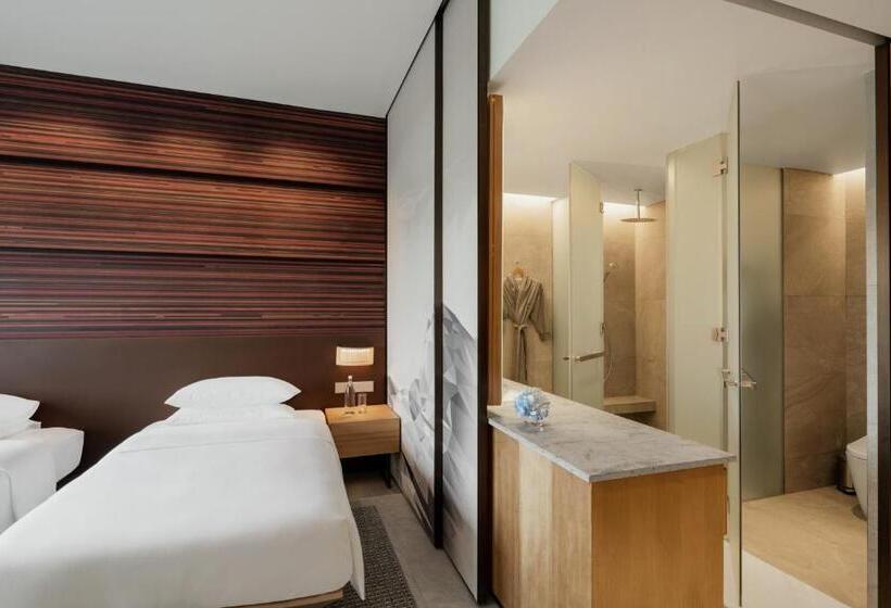 هتل Hyatt Centric Kota Kinabalu
