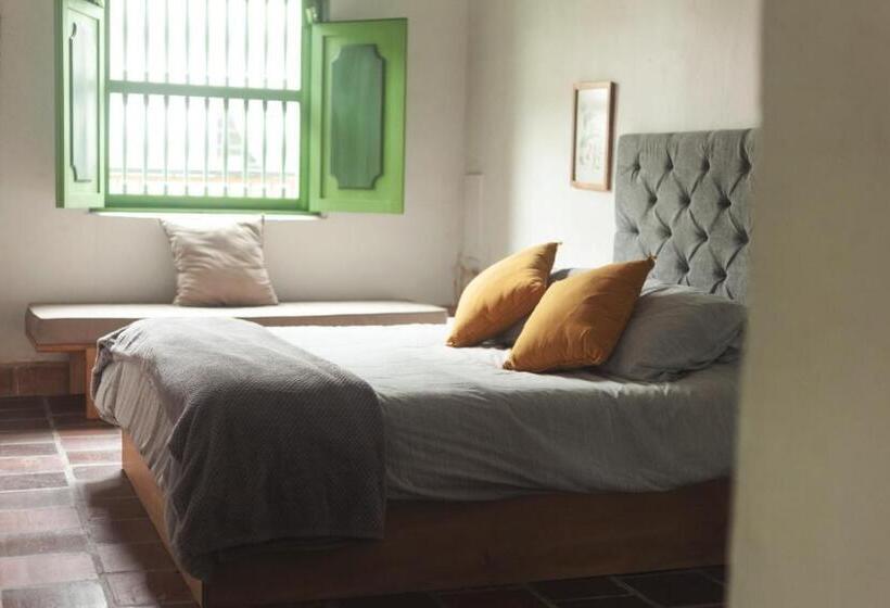 Отель La Liebre Bed And Breakfast
