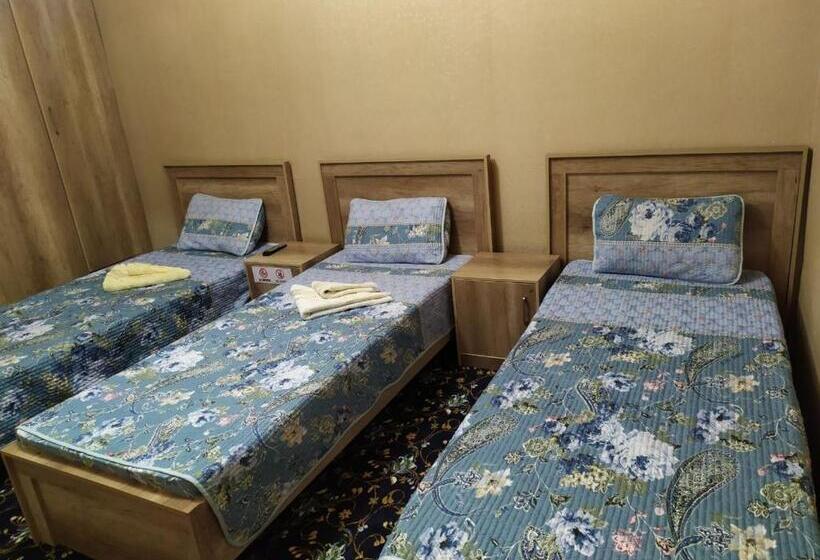 مبيت وإفطار Uvaysiy Family Guest House