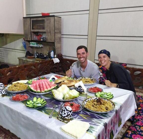 مبيت وإفطار Uvaysiy Family Guest House