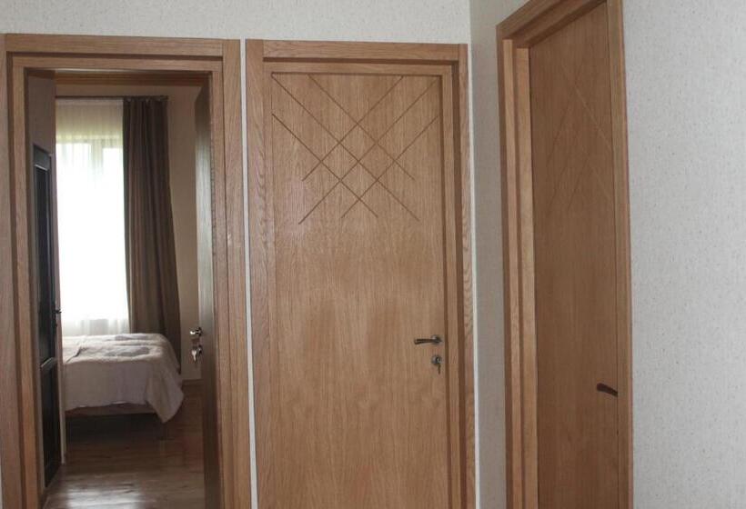 پانسیون Rustaveli St11