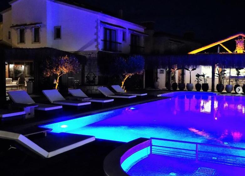 Albeon Luxury Hotel   Alacatı
