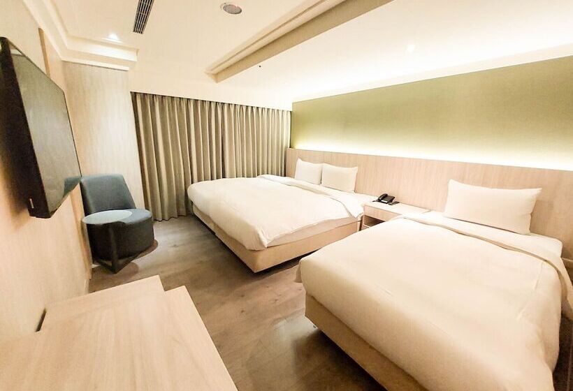 Green Hotel   Tea Way