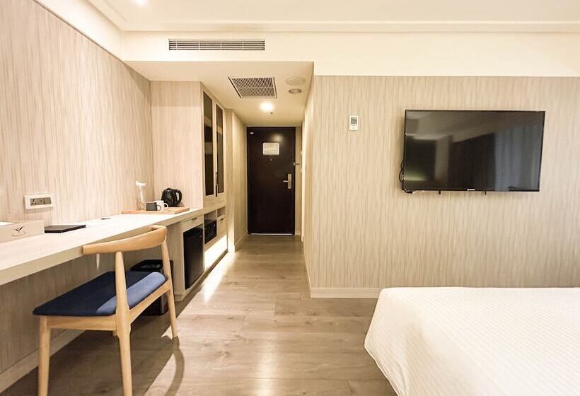 Green Hotel   Tea Way