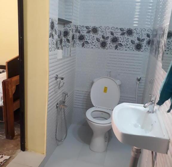 بنسيون James Guesthouse