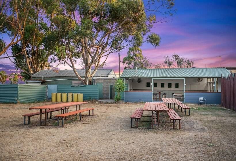 Torrumbarry Motel
