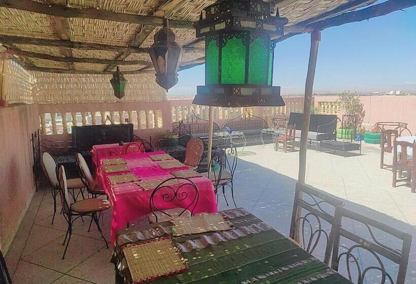 تختخواب و صبحانه Afgo Hostel