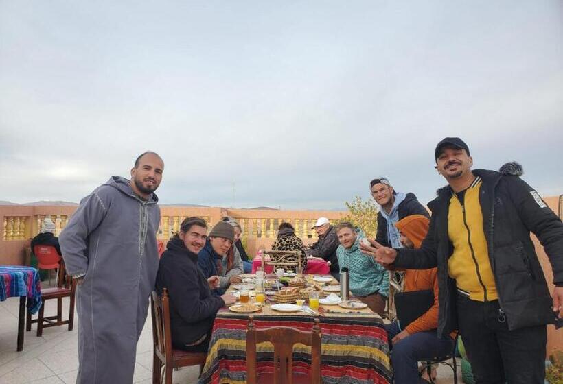 تختخواب و صبحانه Afgo Hostel