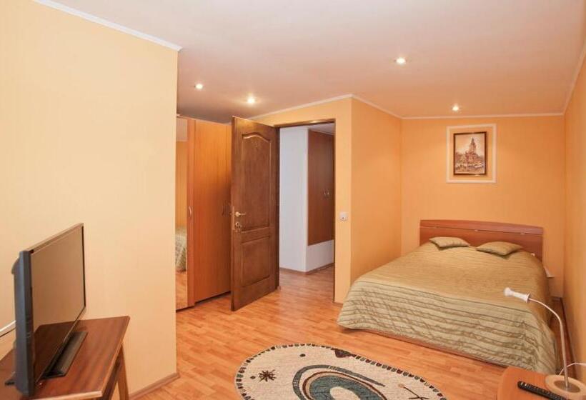 پانسیون Casa Tudor