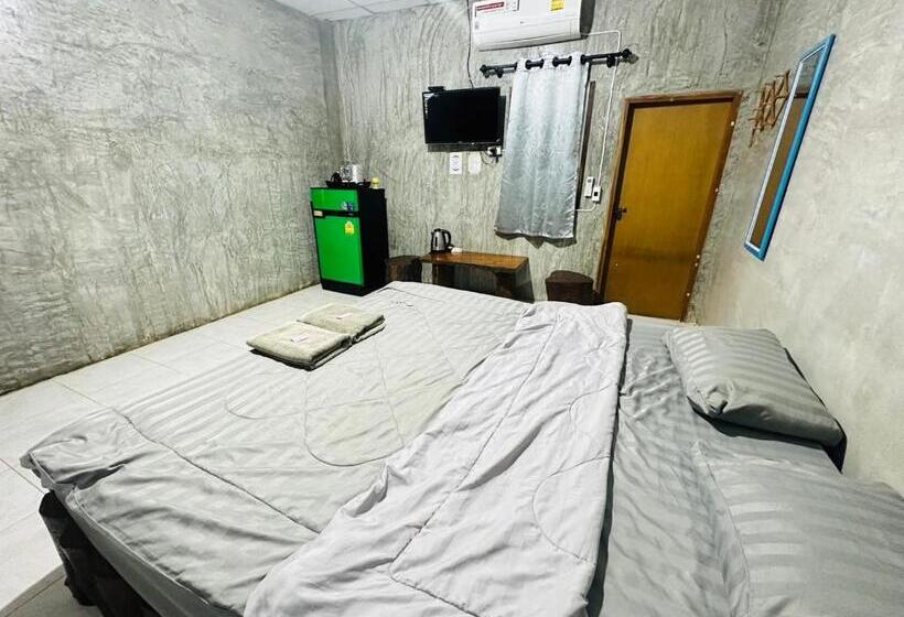 Resort บ้านภทรพรรณ ขุนยวม แม่ฮ่องสอน Pataraphan House, Khunyuam, Maehongson, Thailand