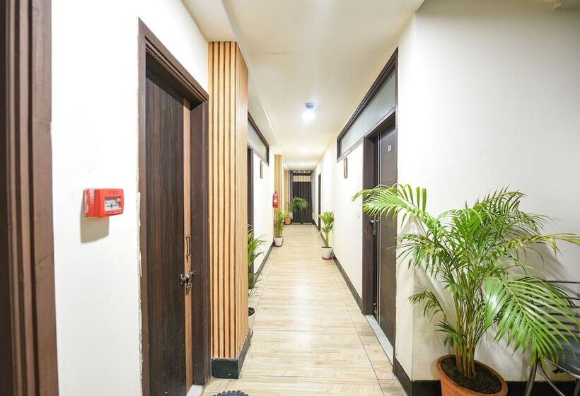 Fabhotel Ess Pee Grand