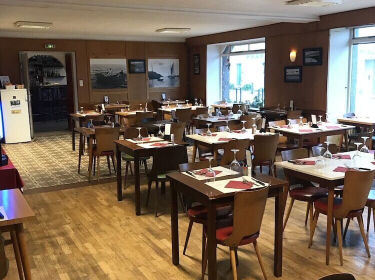 פנסיון Auberge Du Camfrout