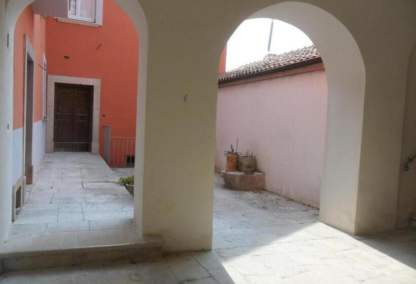 بنسيون Palazzo Gentilizio De Maffutiis