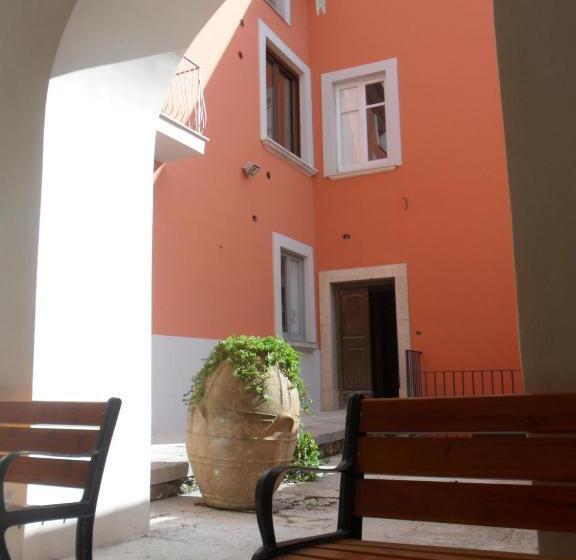 بنسيون Palazzo Gentilizio De Maffutiis