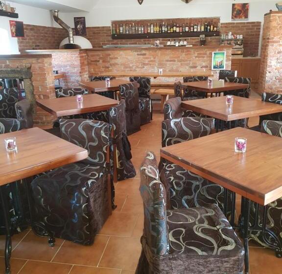 ペンション Penzion Na Statku Březová