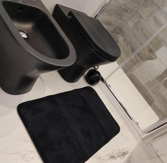 مبيت وإفطار Black & White