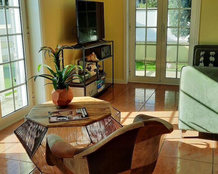 민박 Smiling Places   Guest House In Labruge